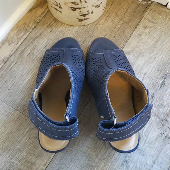 Naturalizer Tolan Sandal - Picture 5 of 14